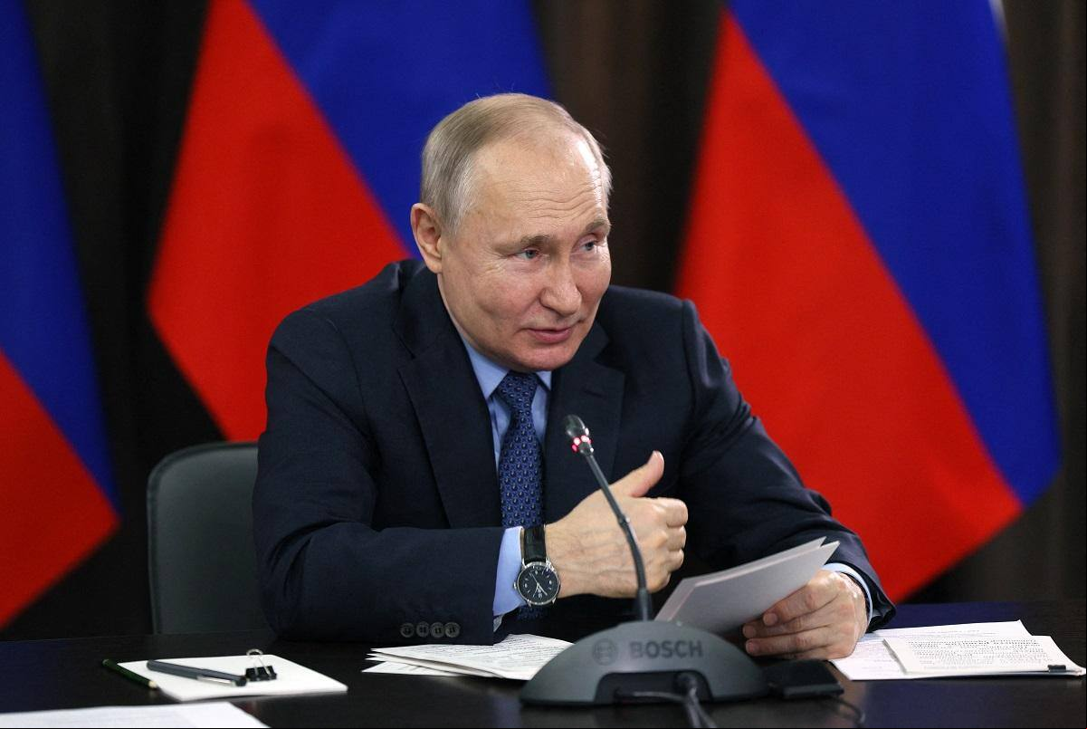 Vladimir Putin fez o convite a Lula em conversa com Celso Amorim Putin conversará com Lula nesta terça (22) por telefone