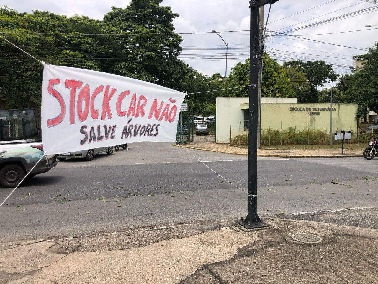 Protesto contra a realização da Stock Car e o corte de árvore na Pampulha
