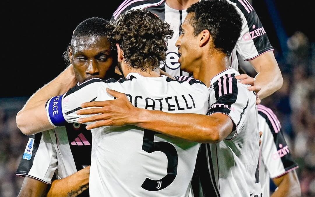 Jogadores da Juventus comemoram gol no Campeonato Italiano (Foto: Reprodução)