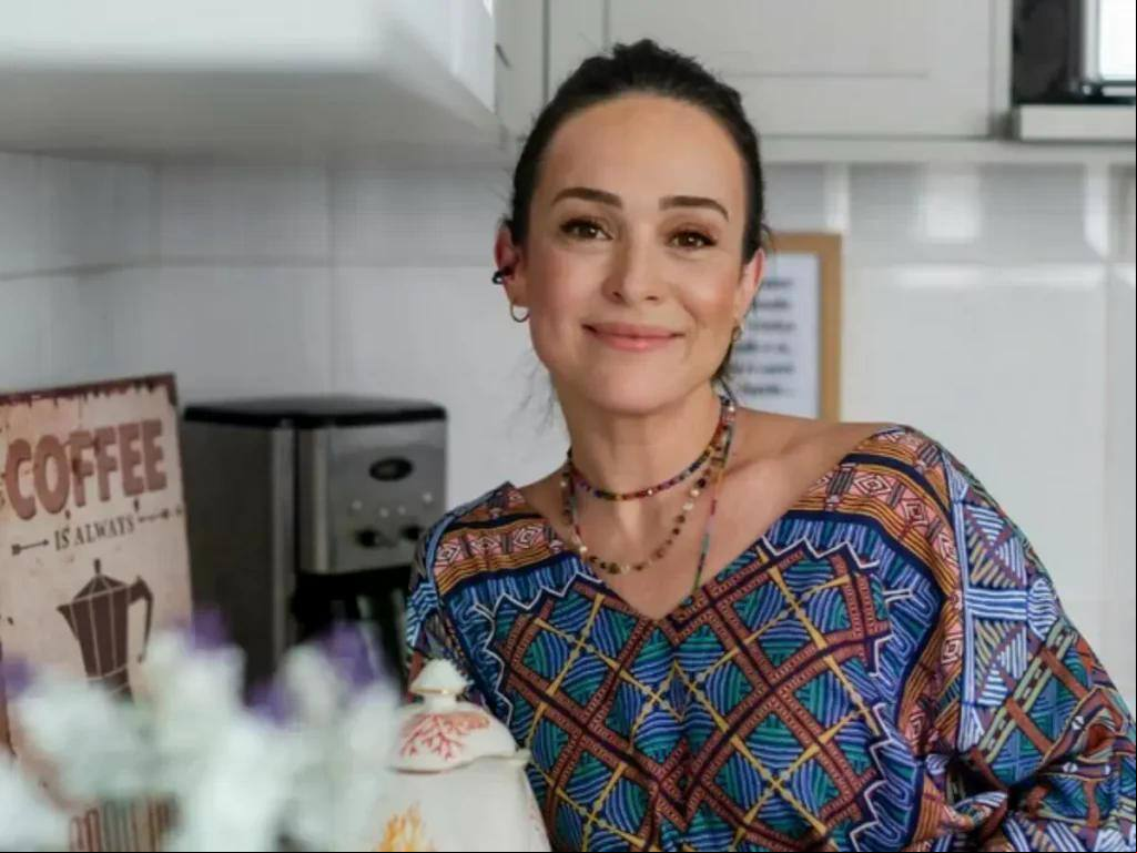 Discreta, Gabriela Duarte impressiona com ‘curvas perfeitas’ em banho de cachoeira