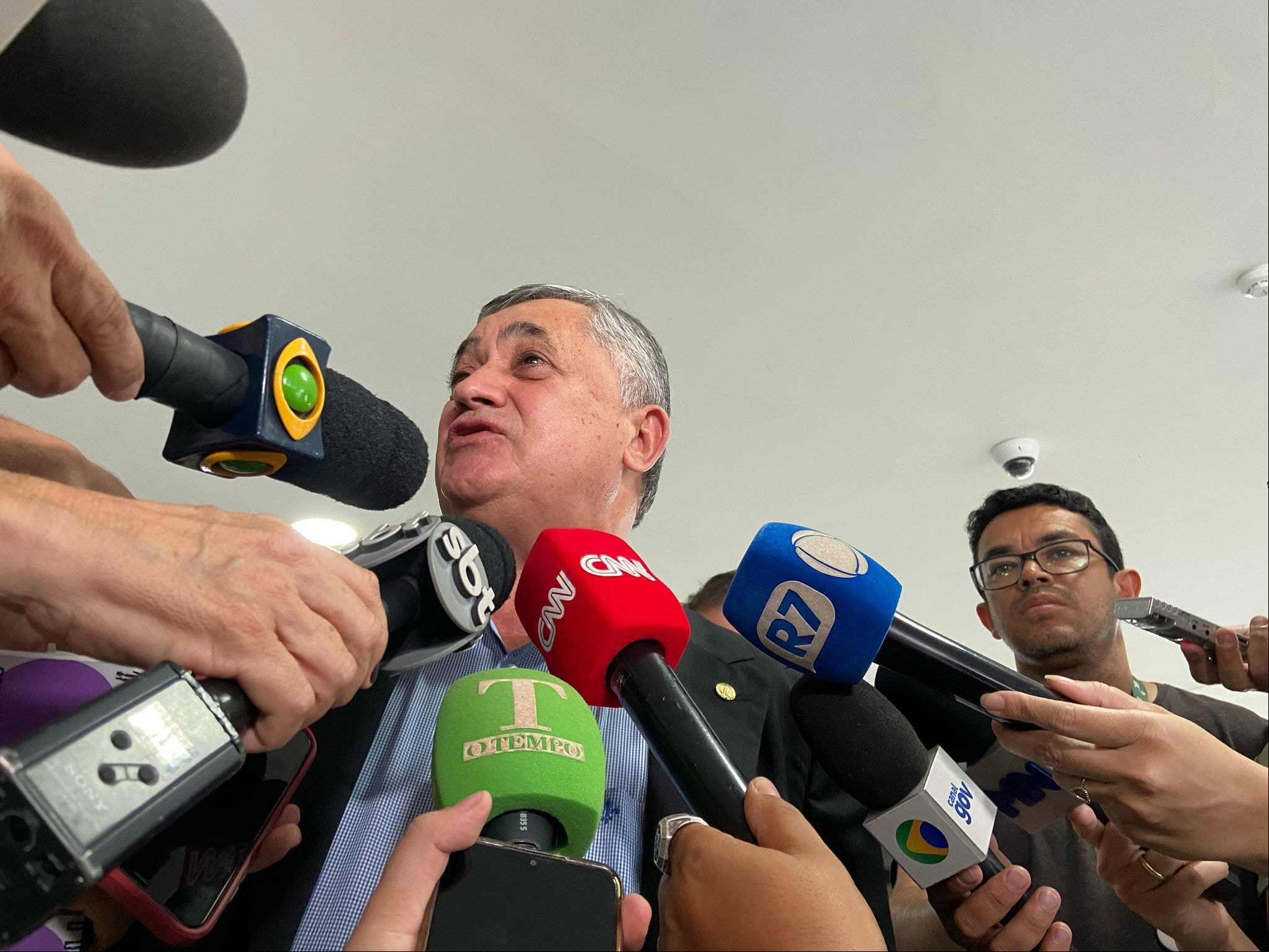 O líder do governo na Câmara dos Deputados, José Guimarães (PT-CE), durante fala a jornalistas no Palácio do Planalto O líder do governo na Câmara dos Deputados, José Guimarães (PT-CE), durante fala a jornalistas no Palácio do Planalto