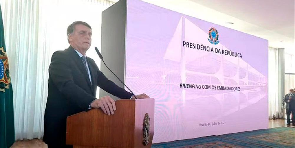 Presidente Jair Bolsonaro (PL) em encontro com embaixadores para falar contra o atual sistema eleitoral Presidente Jair Bolsonaro (PL) em encontro com embaixadores para falar contra o atual sistema eleitoral