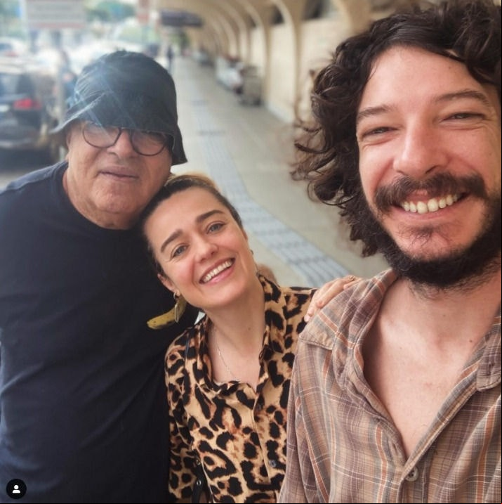 Karine Carvalho nega viver trisal Karine Carvalho nega viver trisal e diz que post era brincadeira
