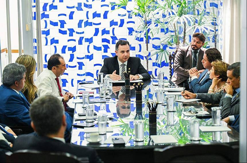 Pacheco se reuniu com líderes partidários para discutir MP que limita desoneração da folha Pacheco se reuniu com líderes partidários para discutir MP que limita desoneração da folha