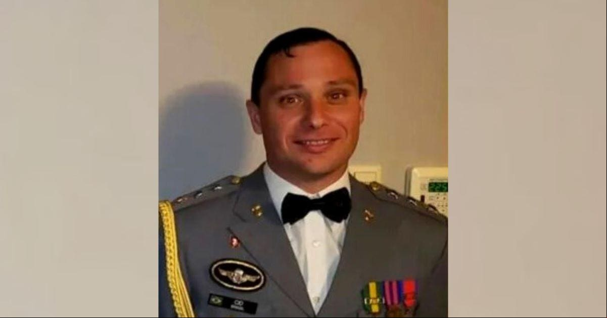Tenente-coronel Mauro Cesar Barbosa Cid é ex-ajudante de ordens de Jair Bolsonaro Tenente-coronel Mauro Cesar Barbosa Cid é ex-ajudante de ordens de Jair Bolsonaro