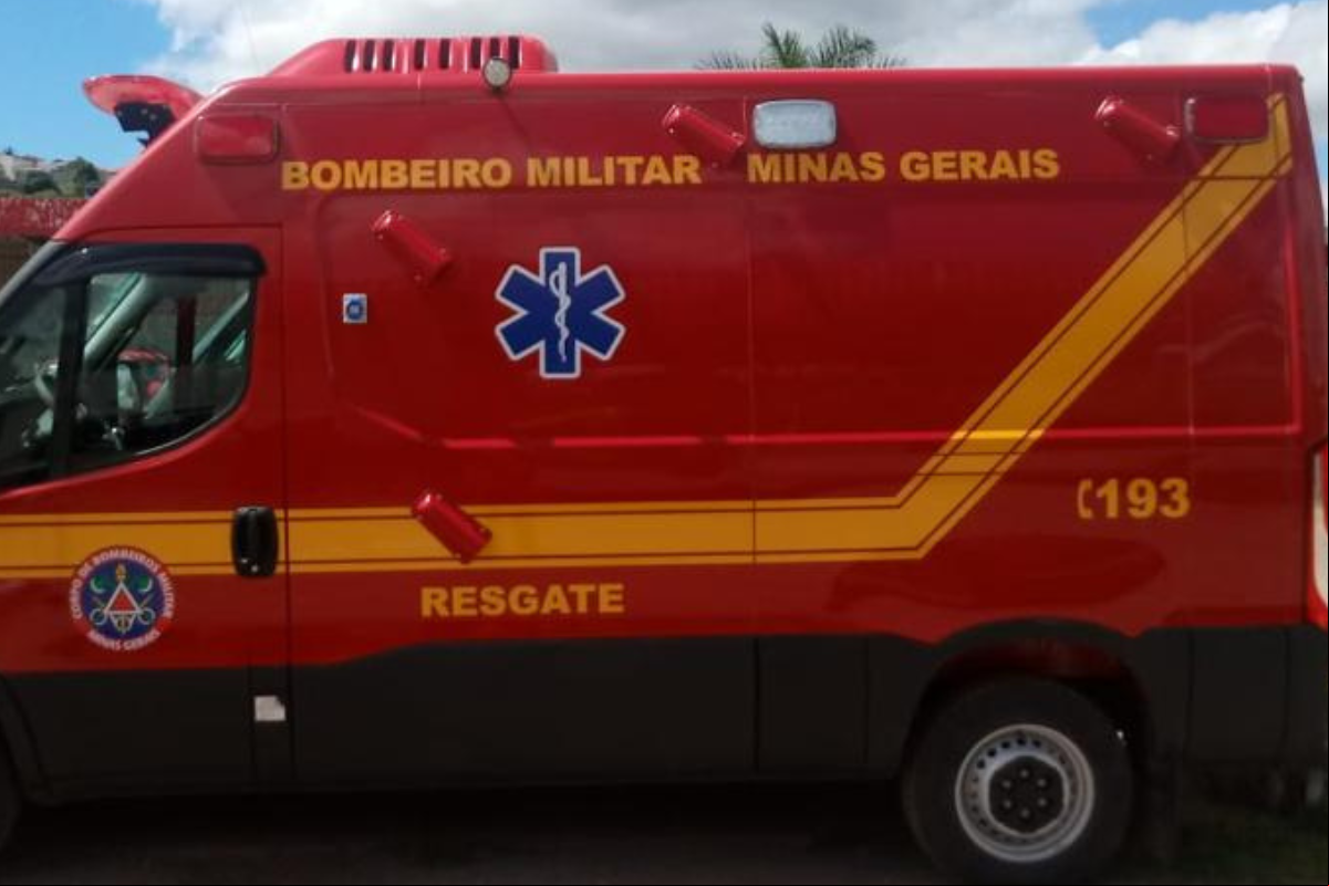 Equipes do Corpo de Bombeiros atenderam a ocorrência 