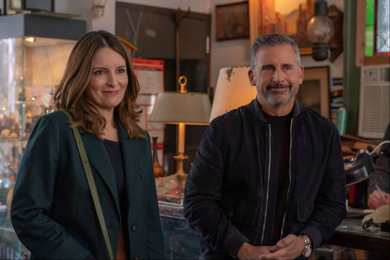 Tina Fey e Steve Carell em cena de "As Quatro Estações do Ano", comédia da Netflix