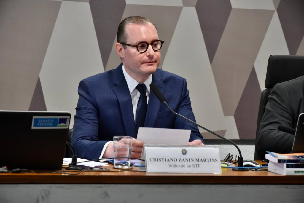 Cristiano Zanin em sabatina na CCJ do Senado nesta quarta-feira (21) Cristiano Zanin em sabatina na CCJ do Senado nesta quarta-feira (21)
