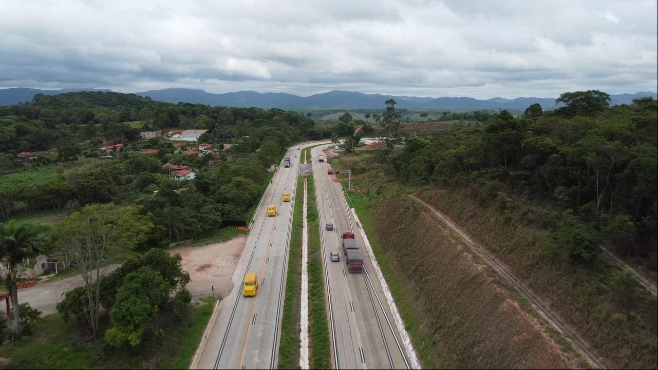 BR-381 Projeto prevê a concessão, por 30 anos, do trecho de 303,4 km, desde o entroncamento com a BR-262 para Sabará até o entroncamento com a BR-116 para Governador Valadares
