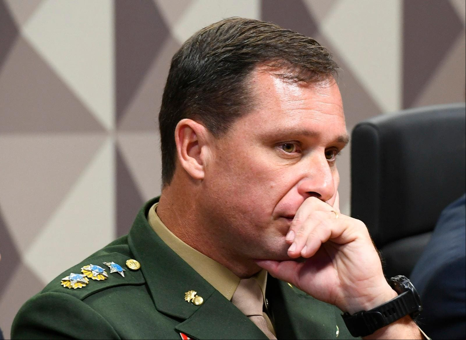 Mauro Cid Mauro Cid, ex-ajudante de ordens de Jair Bolsonaro, é peça-chave nas investigações que envolvem o ex-presidente e seus aliados.