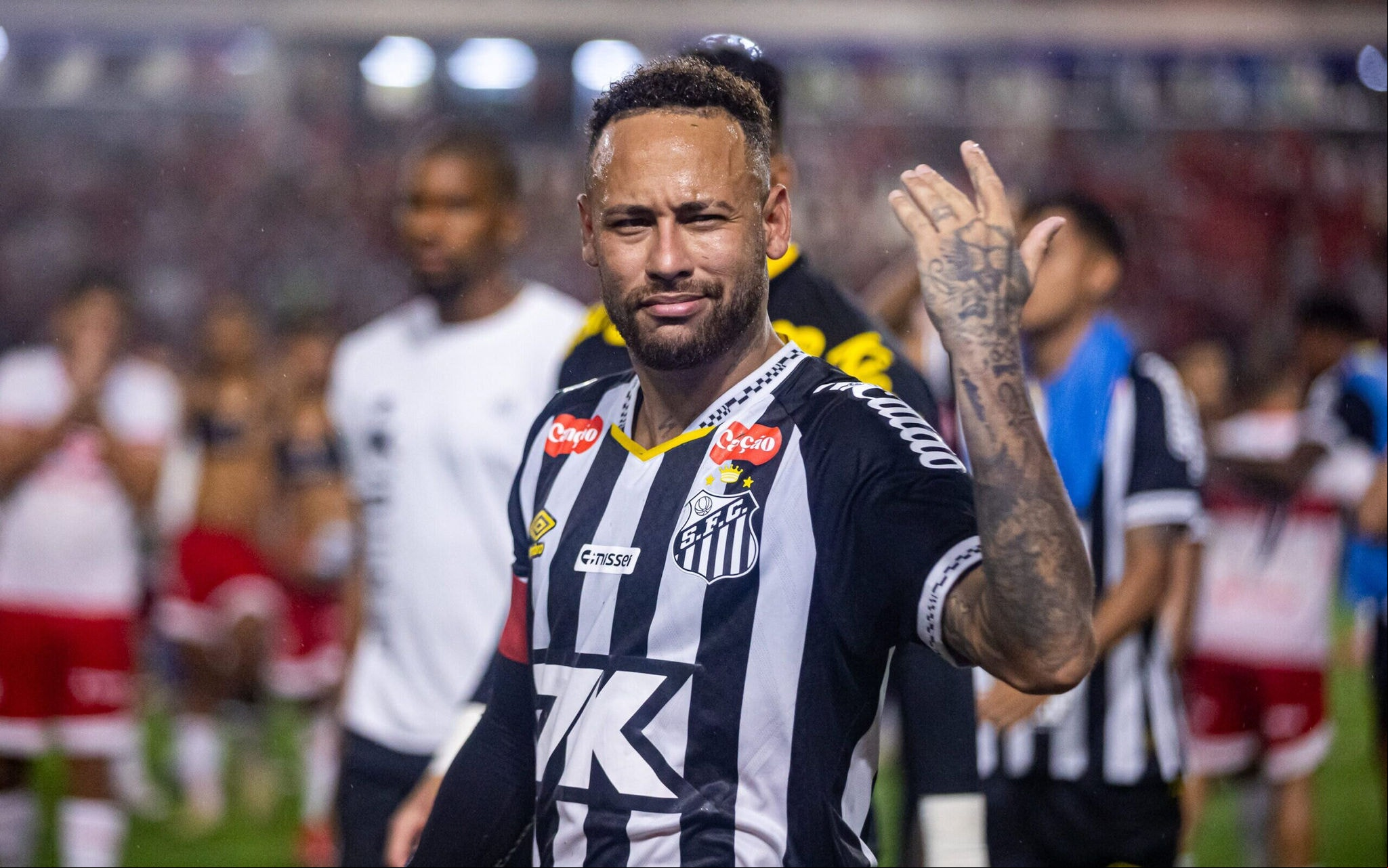 Neymar entrou no segundo tempo, mas não evitou a eliminação do Santos para o CRB