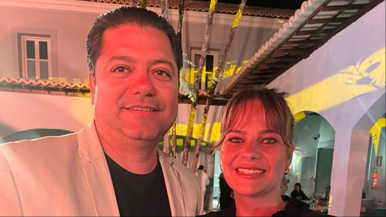 Guilherme Procópio e esposa, a secretária adjunta de Comunicação do Estado de Minas Gerais, Bárbara Botega, na inauguração do Vila Galé Collection Ouro Preto, projeto no qual a secretária foi fundamental