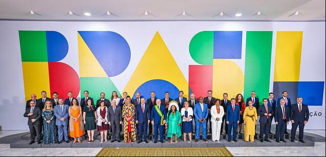 Primeiro-escalão-do-governo-Lula-tem-37-ministros Primeiro-escalão-do-governo-Lula-tem-37-ministros