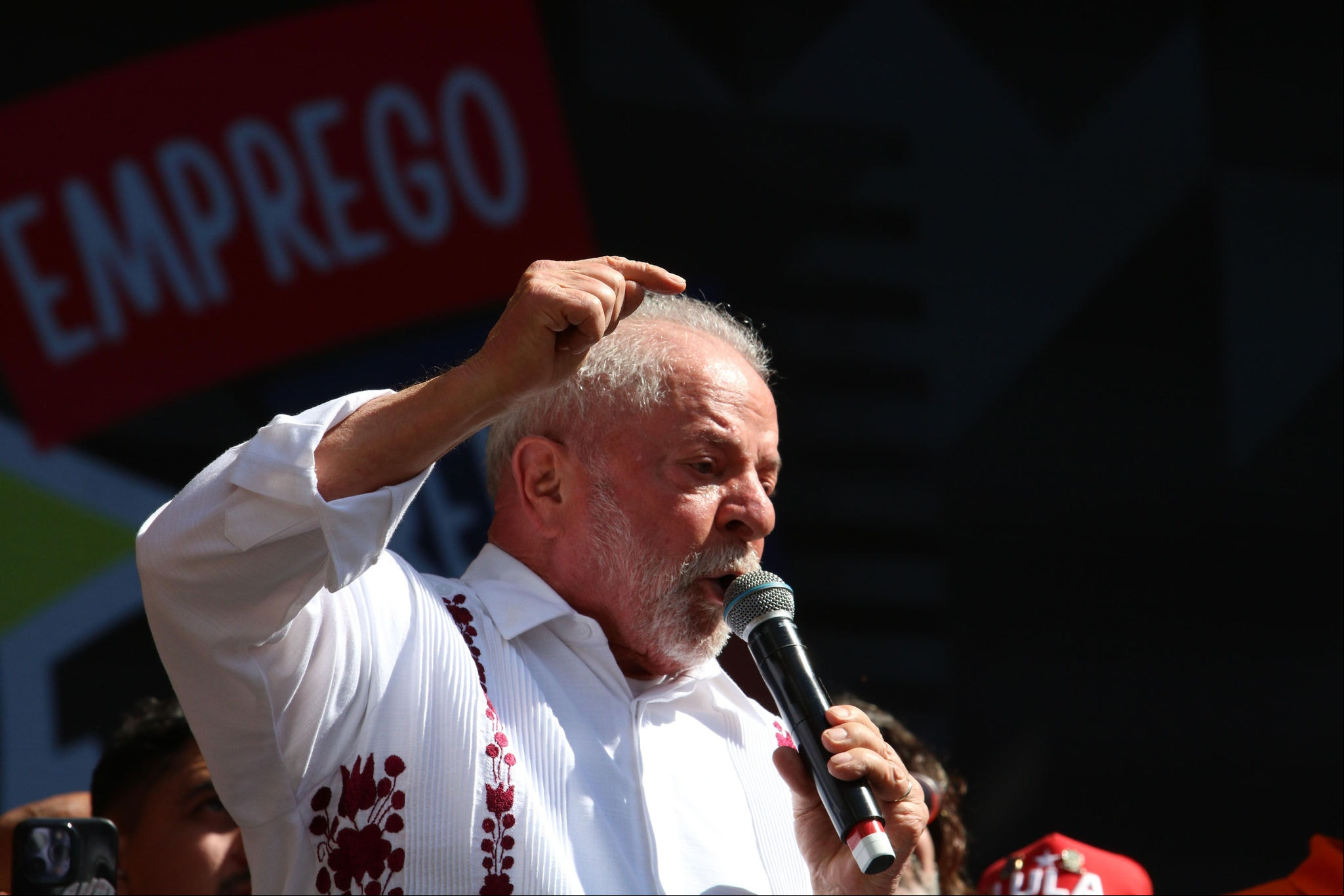 Presidente Lula centrais sindicais Em 2023, o presidente Lula também participou de ato das centrais sindicais, em São Paulo