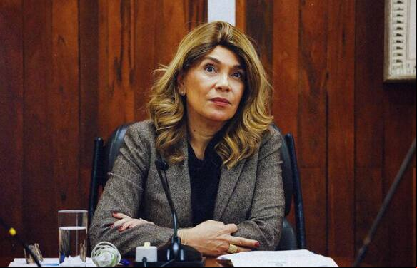 Cris Monteiro Cris Monteiro