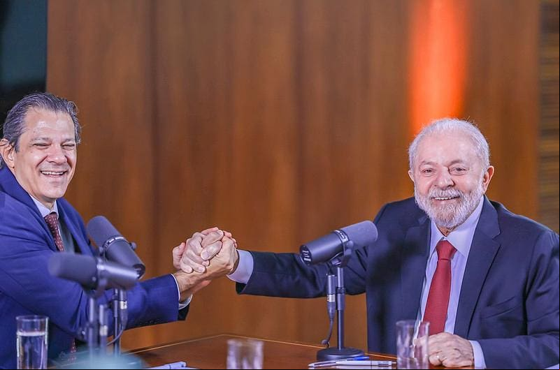 O ministro da Fazenda, Fernando Haddad, e o presidente Lula