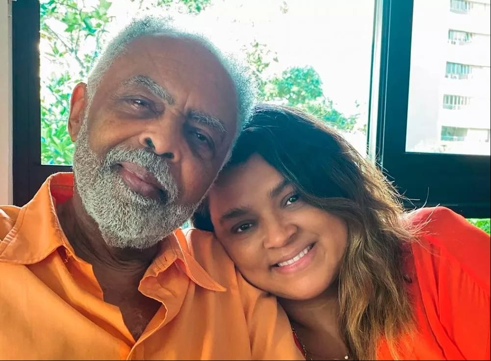 O cantor Gilberto Gil ao lado da filha Preta Gil