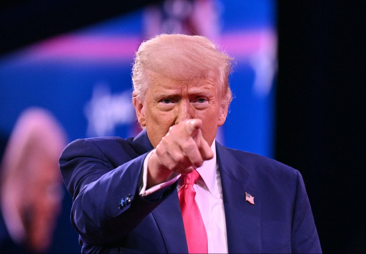 "Será que o desprezo e o deboche do senhor Donald sobre seus aliados europeus contribuirão para engrandecer a América