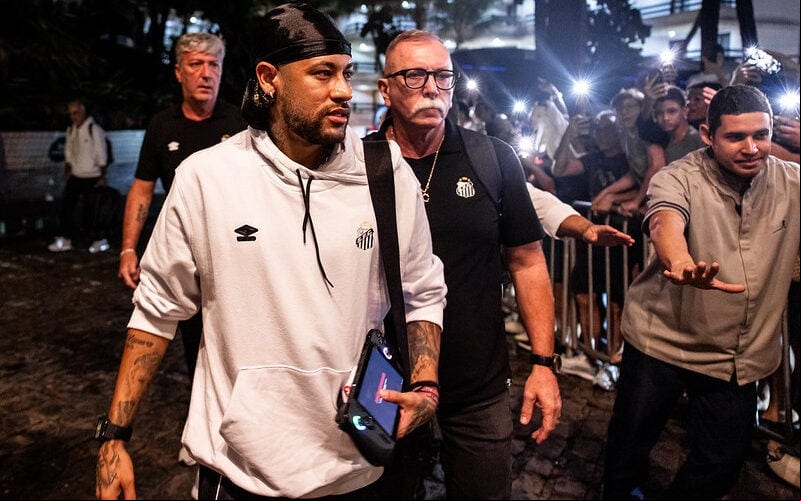 Neymar viaja com o elenco do Santos para o duelo diante do CRB, em Alagoas. (Foto: aul Baretta/ Santos FC)