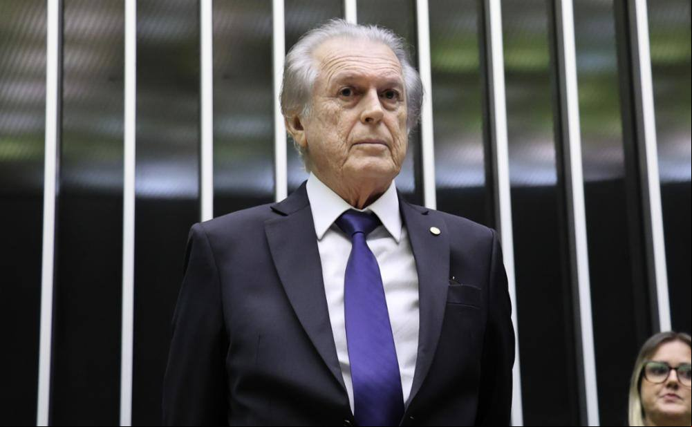 O deputado federal Luciano Bivar durante sessão do Congresso Nacional