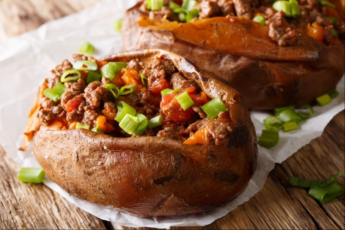 Batata-doce recheada com carne moída