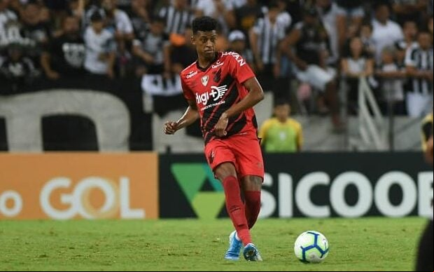 Robson Bambu em ação pelo Athletico-PR (Foto: Miguel Locatelli/Athletico)