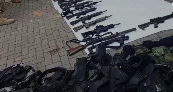Bandidos mortos em Varginha tinham arma antitanque, fuzis e explosivos Bandidos mortos em Varginha tinham arma antitanque, fuzis e explosivos