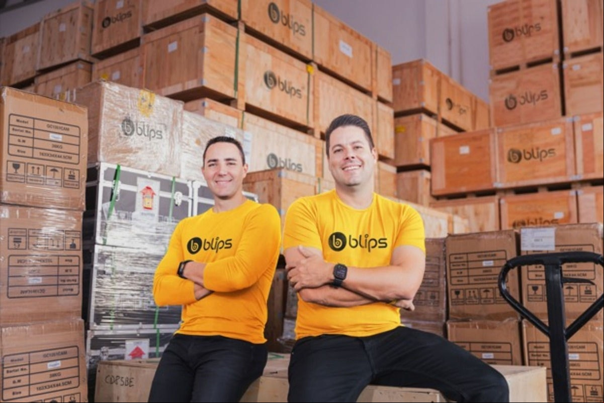 A startup mineira Blips foi fundada em 2019 por Adolfo Sortica e Ricardo Rocha.