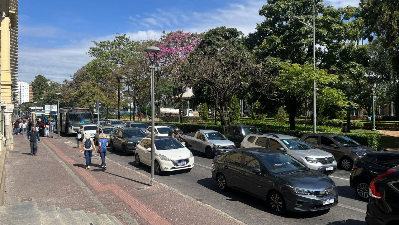 Contorno da área verde durava 20 minutos por volta das 12h