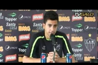 Renan Oliveira acredita estar pronto para enfrentar o América Renan Oliveira durante coletiva na época em que defendia o Atlético