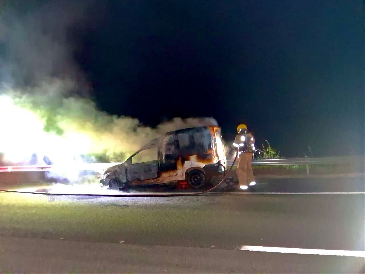 Fiorino pegou fogo na BR-381