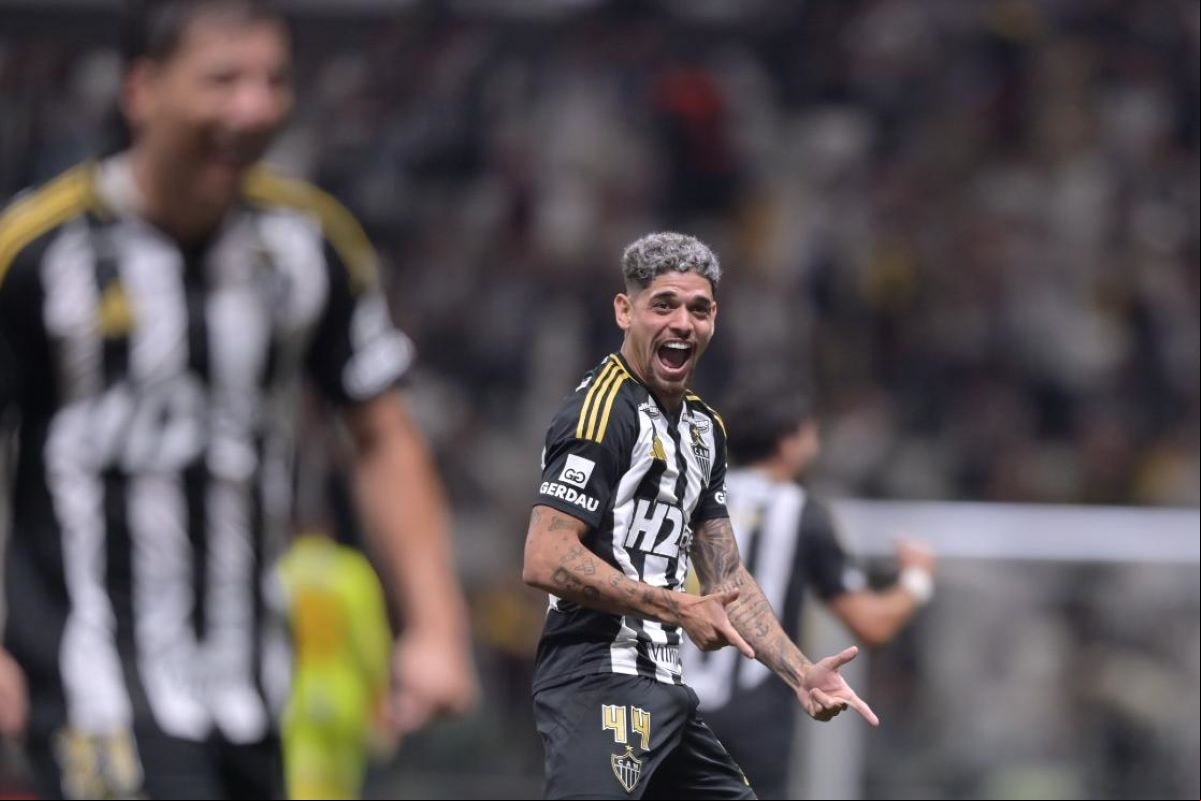 Rubens celebra gol pelo Galo