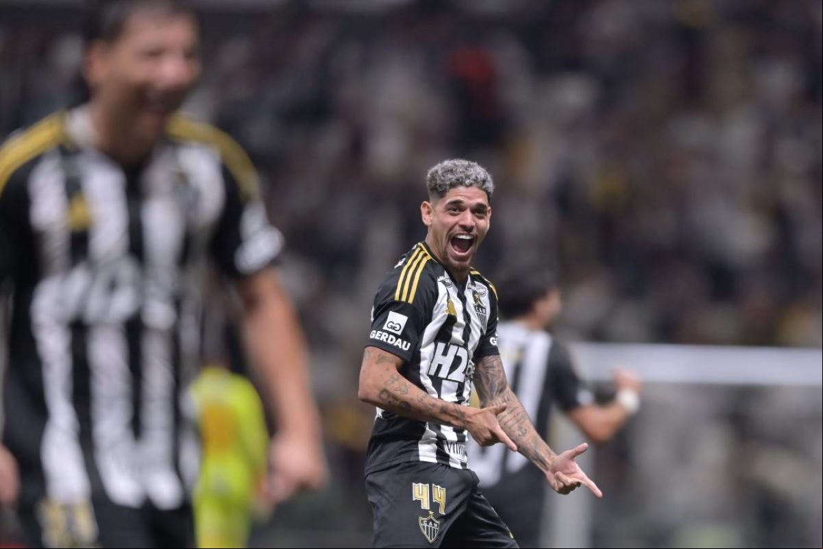 Rubens celebra gol pelo Galo