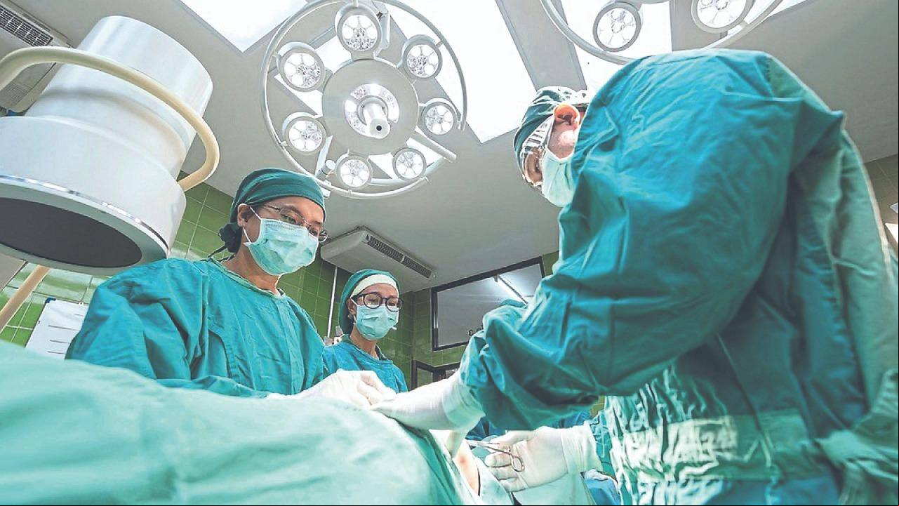 Cirurgias eletivas é um dos pontos que pode levar ao reajuste nos planos de saúde em 2022 Falta de especialistas é desafio para reduzir tempo de espera para cirurgias eletivas