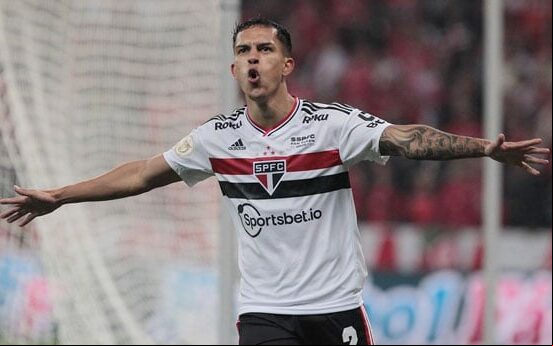 Igor Vinícius, lateral-direito do São Paulo (Foto: Rubens Chiri/saopaulofc.net)