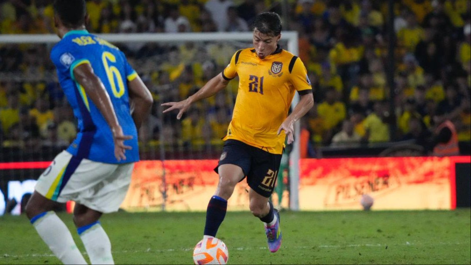 Alan Franco em ação pelo Equador