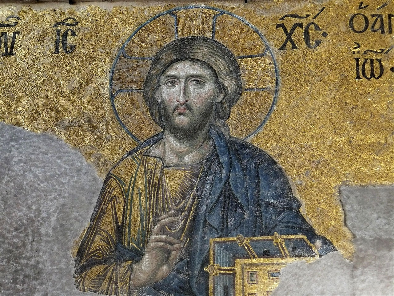 Na Igreja Ortodoxa, o sinal da cruz começa do lado oposto ao da Igreja Católica de Roma