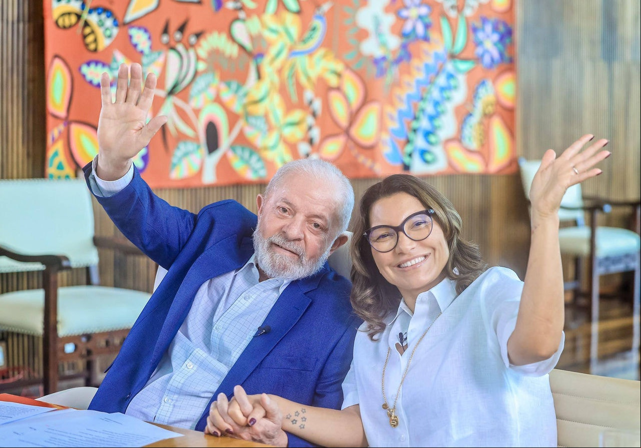Presidente da República, Luiz Inácio Lula da Silva, e a primeira-dama, Janja Lula da Silva, participam de videoconferência