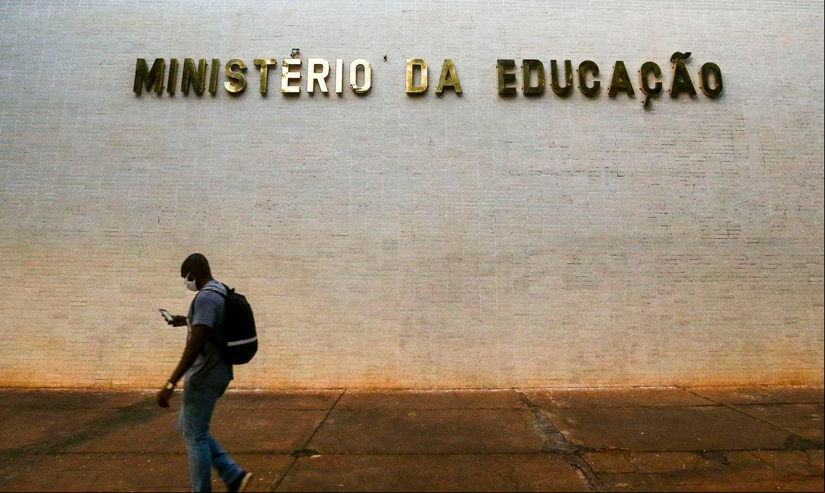 O MEC diz que, nos últimos três anos, teve um aumento de 38% em seu orçamento, considerando o executado em 2022, de R$ 163,9 bilhões, e o previsto para 2025, de R$ 226,4 bilhões