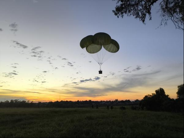 A segunda carga foi embarcada na Base Aérea de Canoas (RS) e lançada pela FAB na região de São Jerônimo (RS)